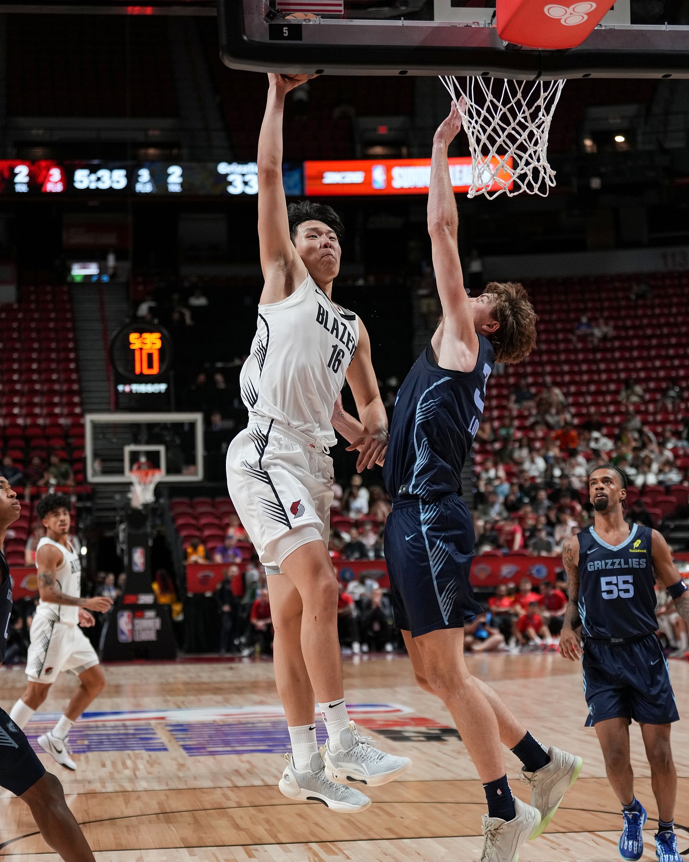 HTH sports-😅😅美媒：杨瀚森隔扣💪了对手 中国约基奇是有弹跳的